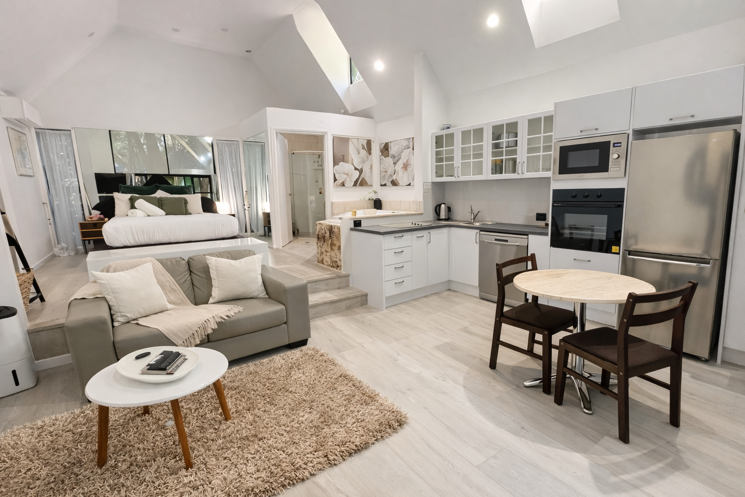 Gallery Walk Chalets offers spacious, open-plan accommodation on Tamborine Mountain, blending comfort, natural light and a relaxed rainforest atmosphere.