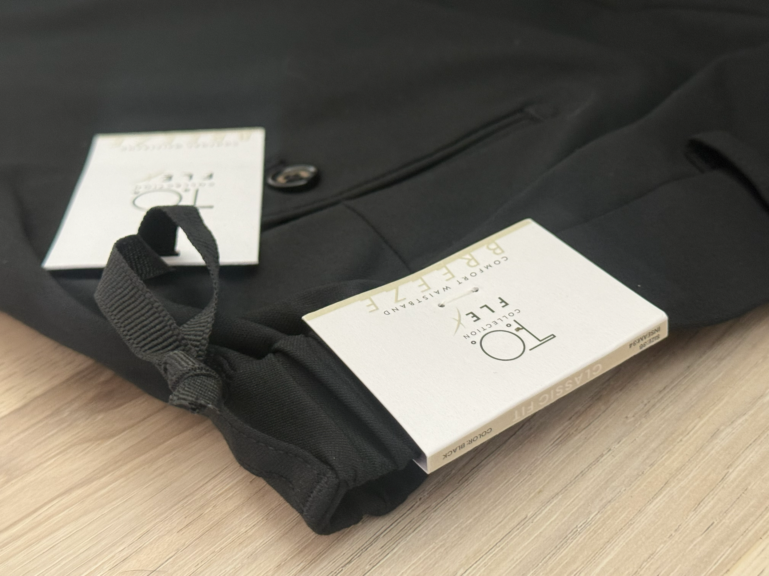 Close top pant hangtag.png