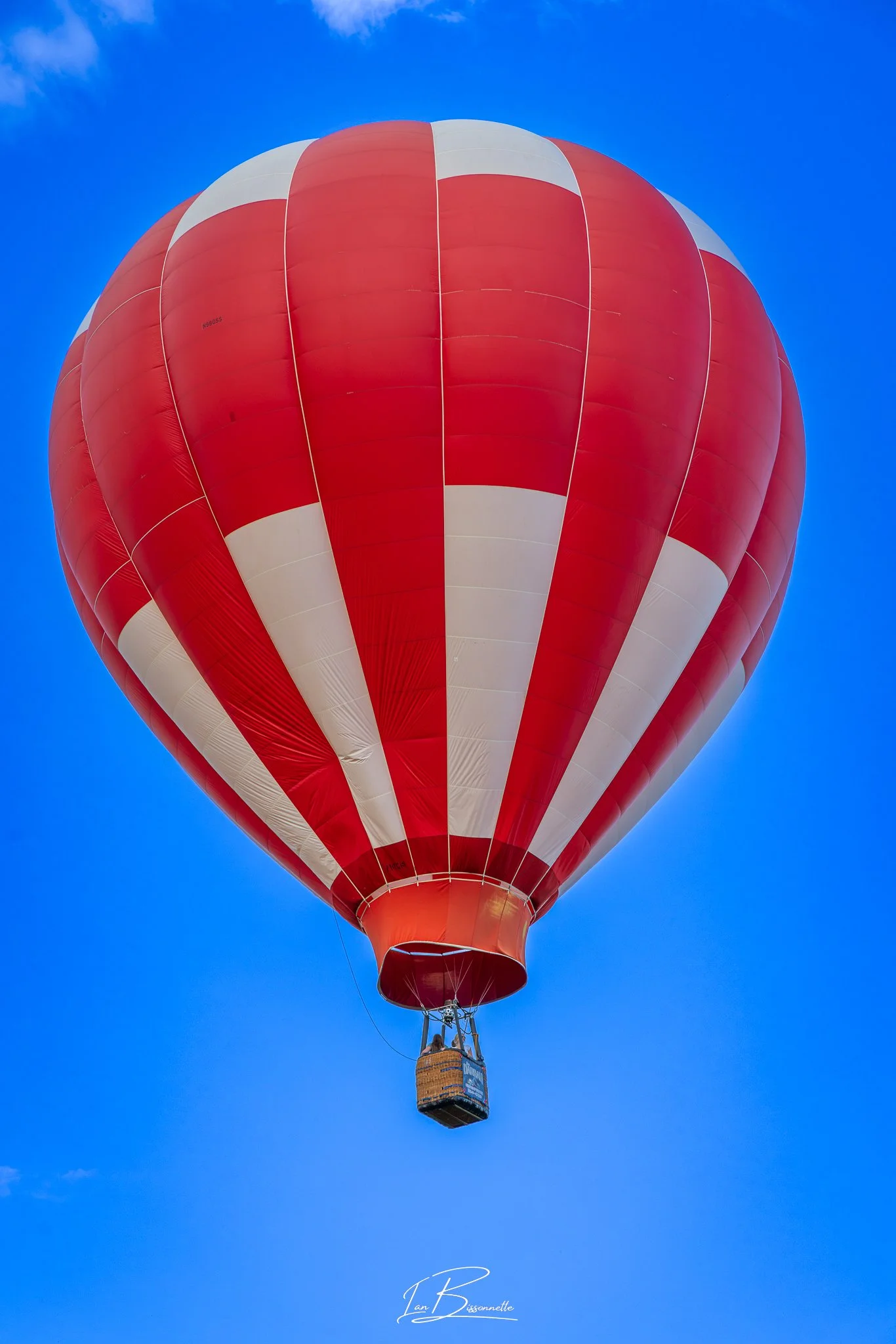 1 Red Balloon Goes By