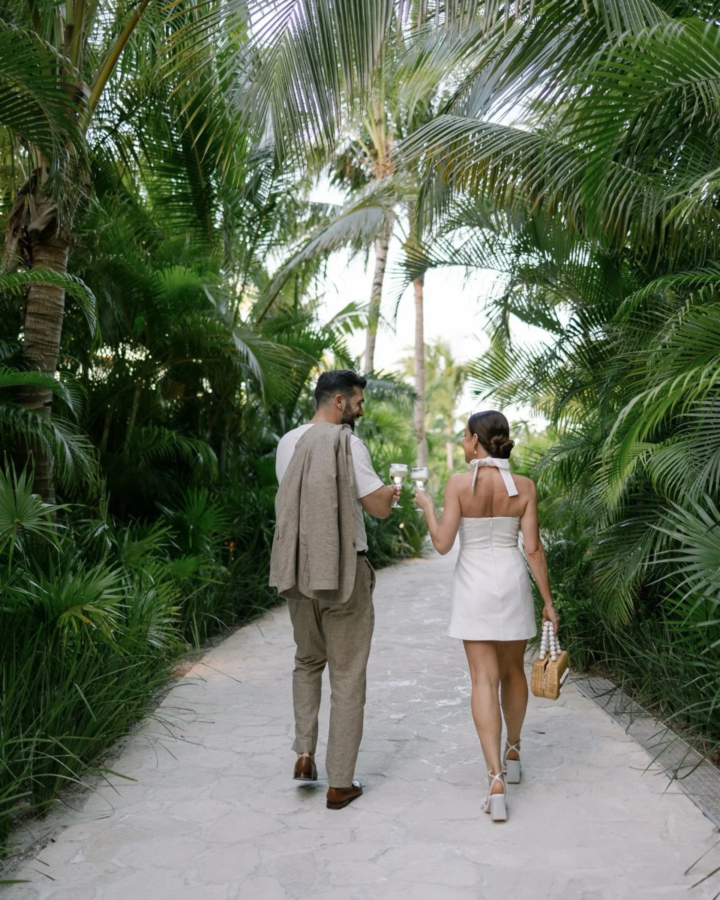 Welcome weekend.

The calm before the vows.
The start of something unforgettable.

Captured for @casamontalvoweddingstudio