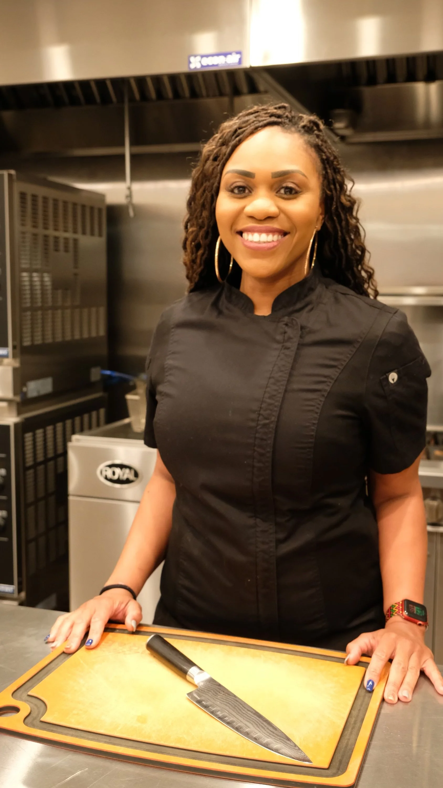 Personal Chef Rae of ChezRaeChef in the kitchen.