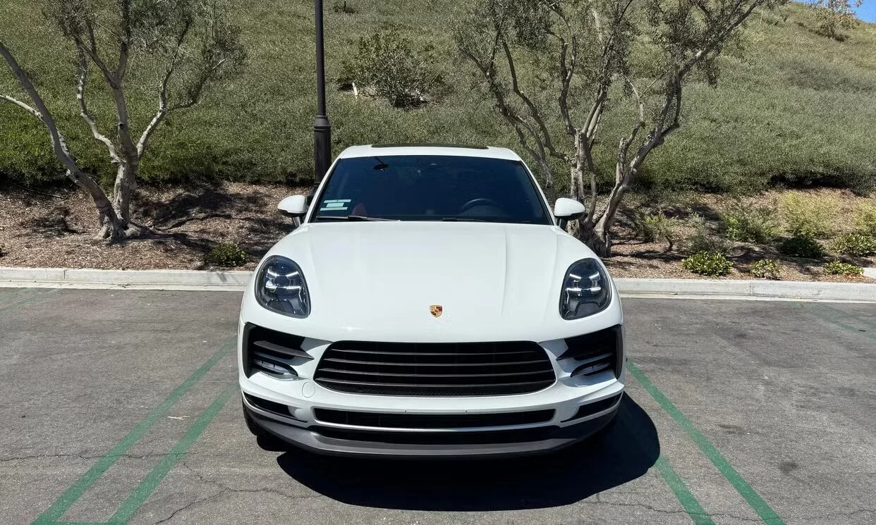 Macan-2020-White-7.jpg