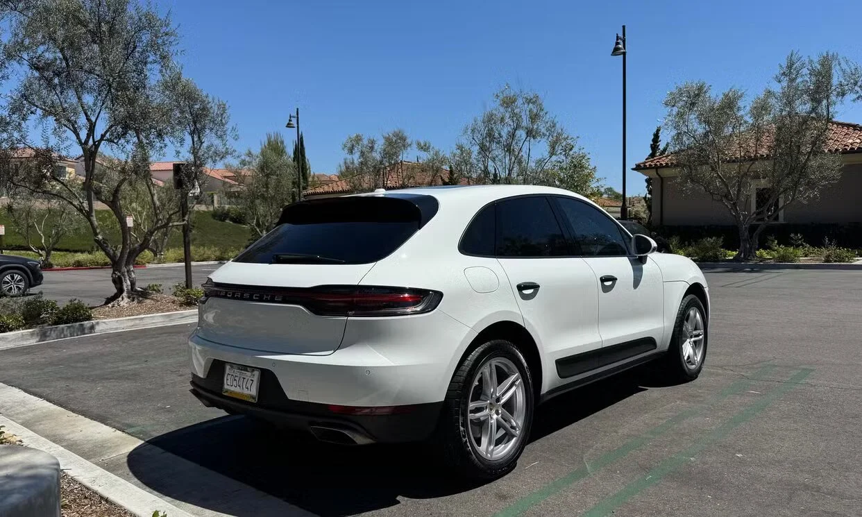 Macan-2020-White-4.jpg