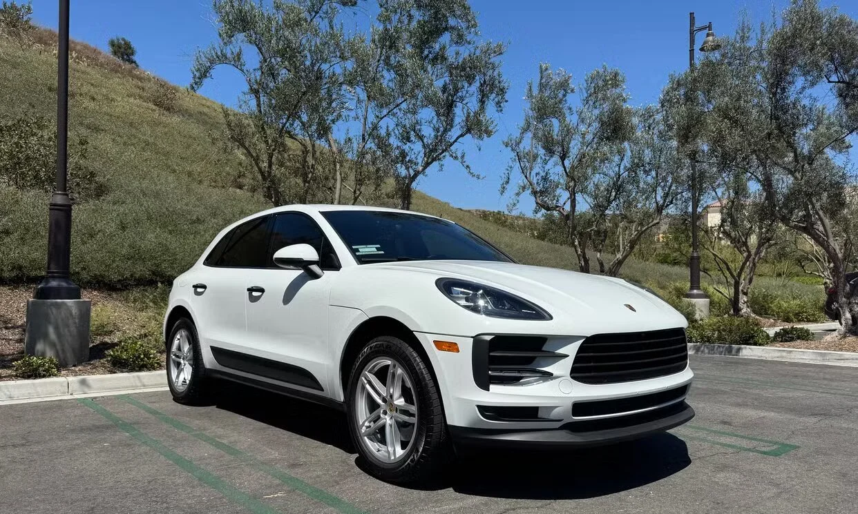Macan-2020-White-6.jpg