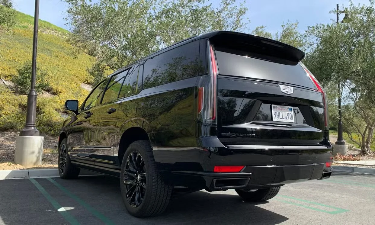 Escalade-ESV-Black-4.jpg