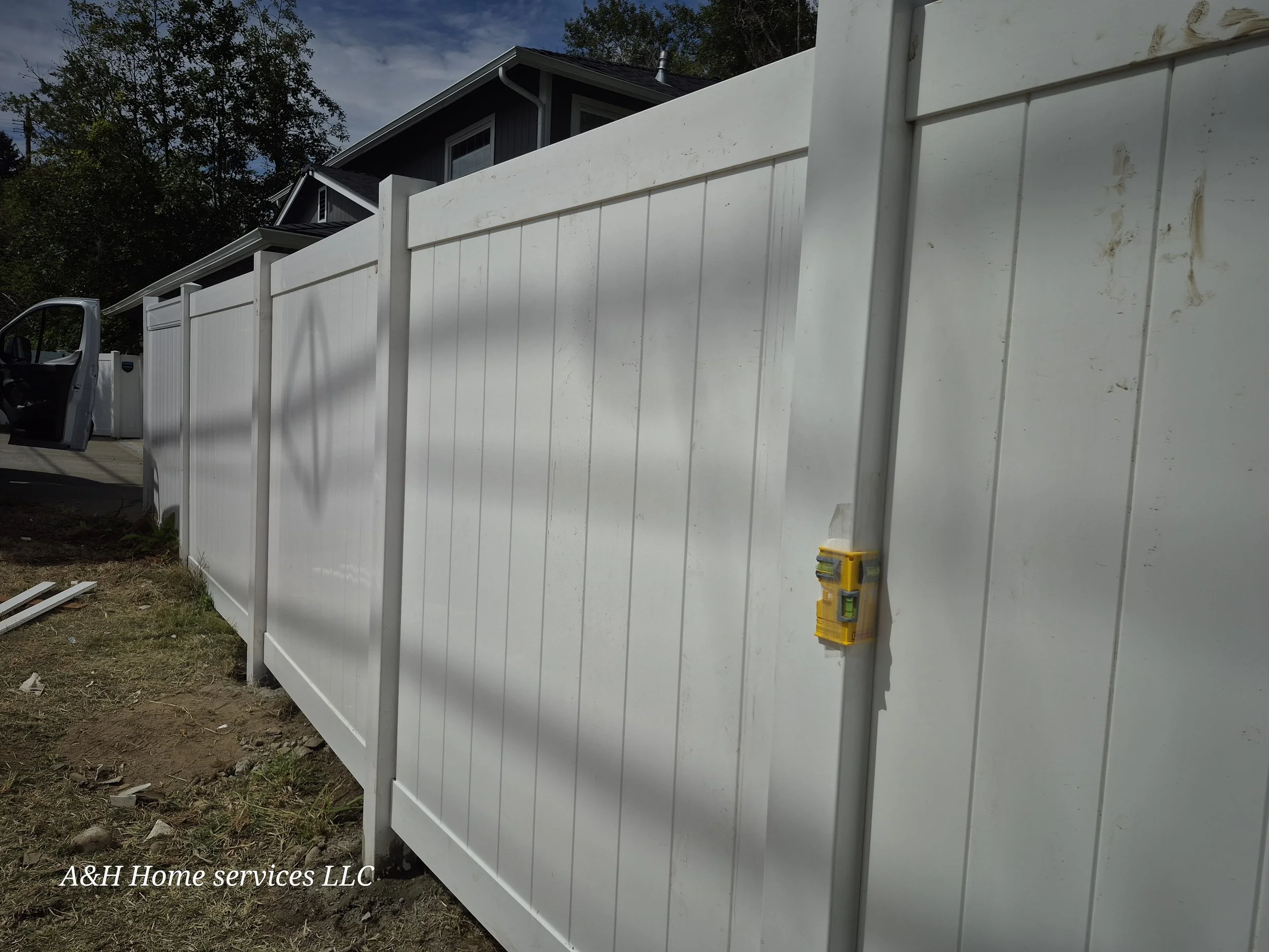 After fix vinyl fence .jpg