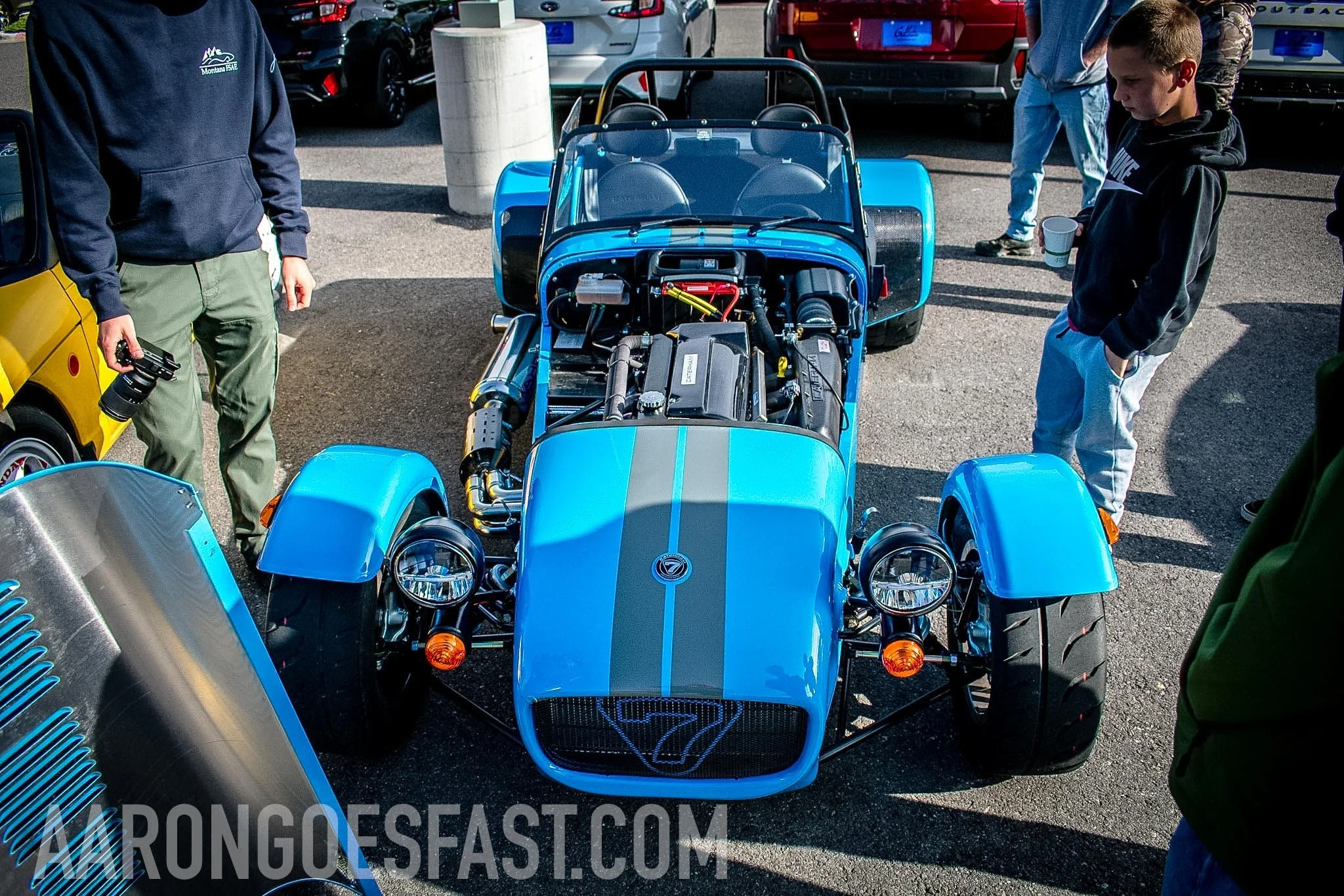 It made everything else look heavy: a love letter to a blue Caterham Seven 360