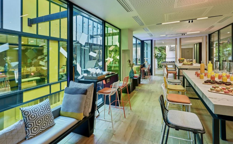 Courtyard Paris Gare de Lyon Exterior