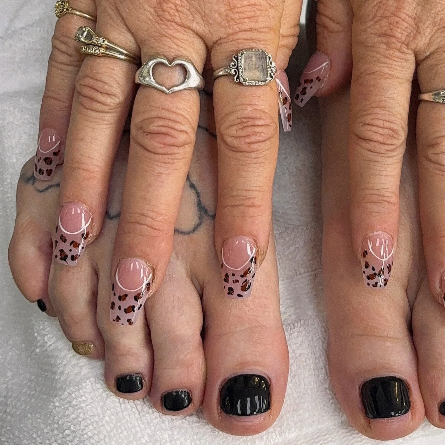 Cheetah girls!! We&rsquo;re doing throw backs to the 90s
#90snails #yucaipanails #yucaipanailsalon #ienailsalon #motherdaynail