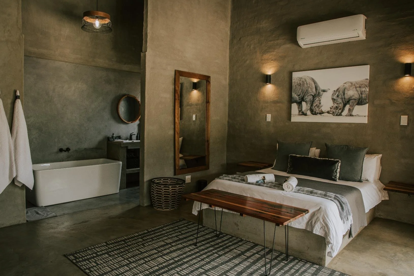 Rhinos Rest_160.jpg