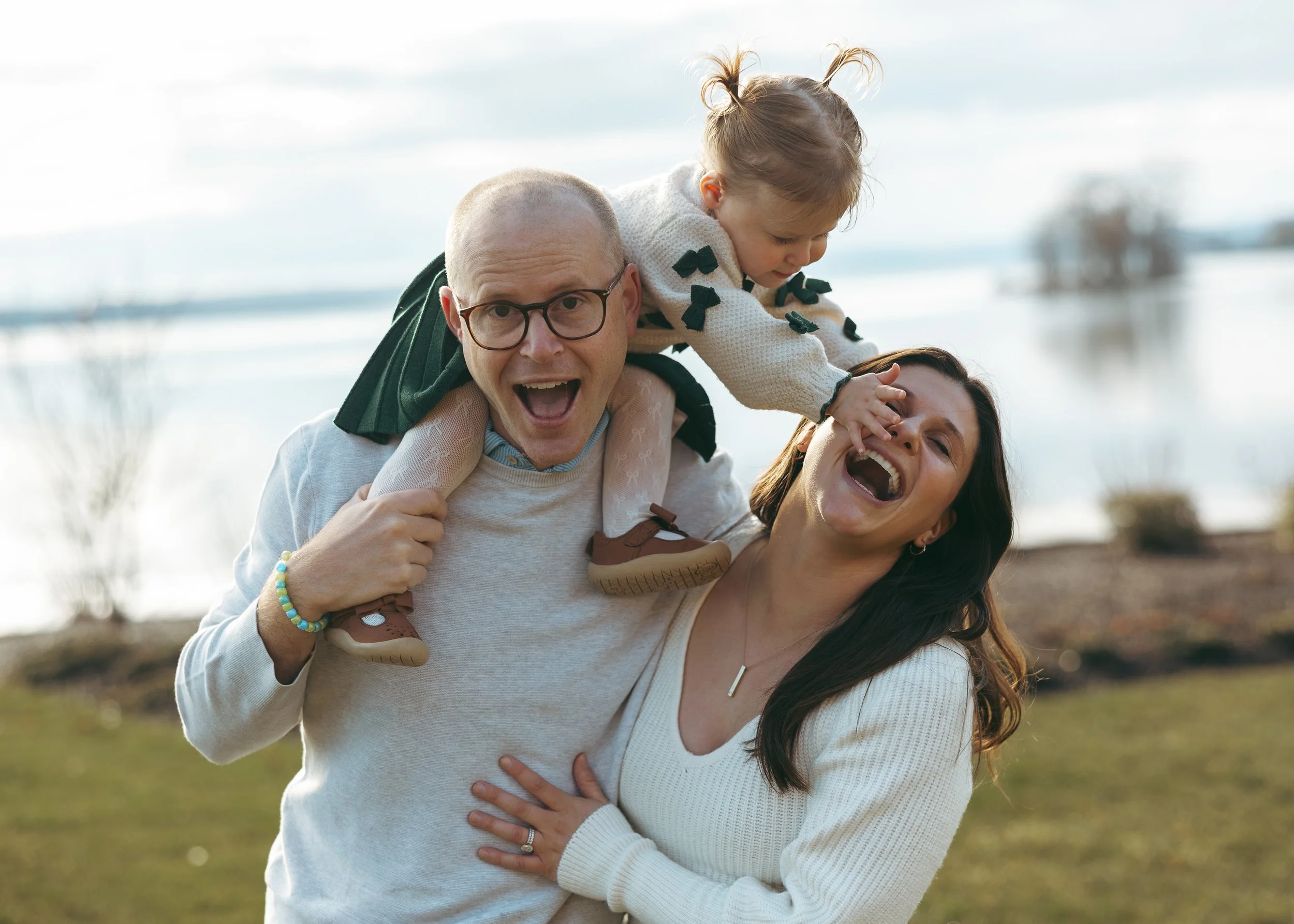 A Full-Circle Family Session at The Lake House on Canandaigua / Morgan, Thomas &amp; Mia