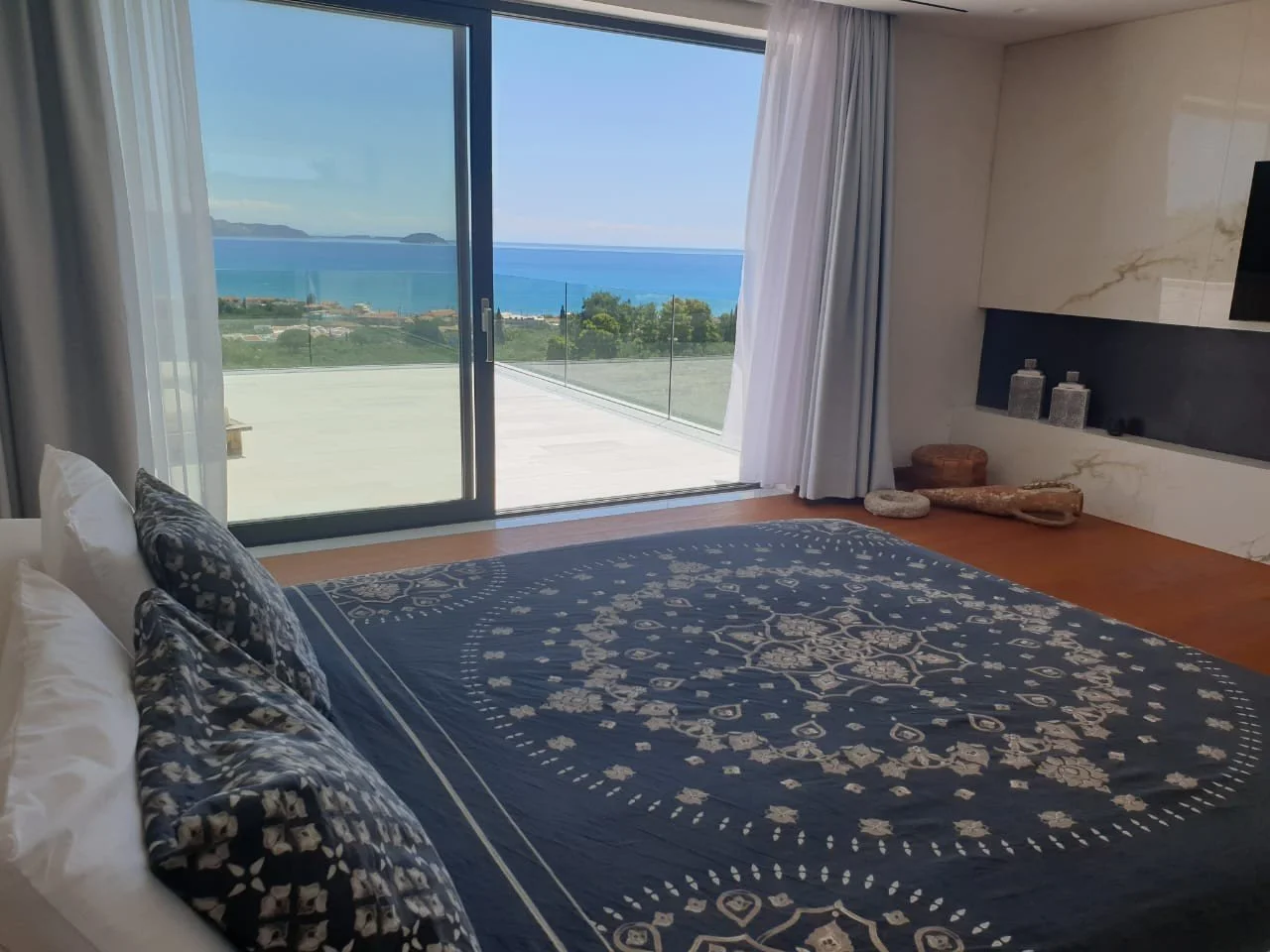 Sea view double bedroom in a luxury villa in Zakynthos – Levante Villas