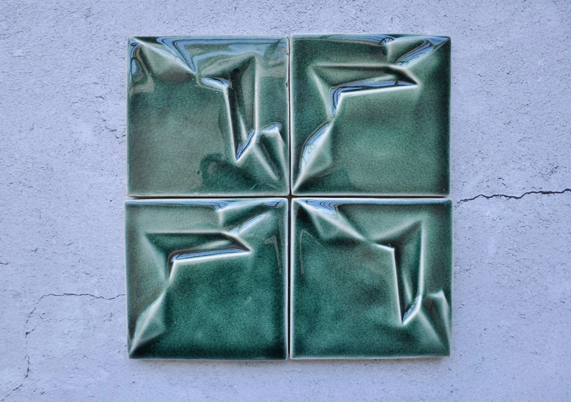 design: CRYSTALLIZE | glaze: YEMANJA