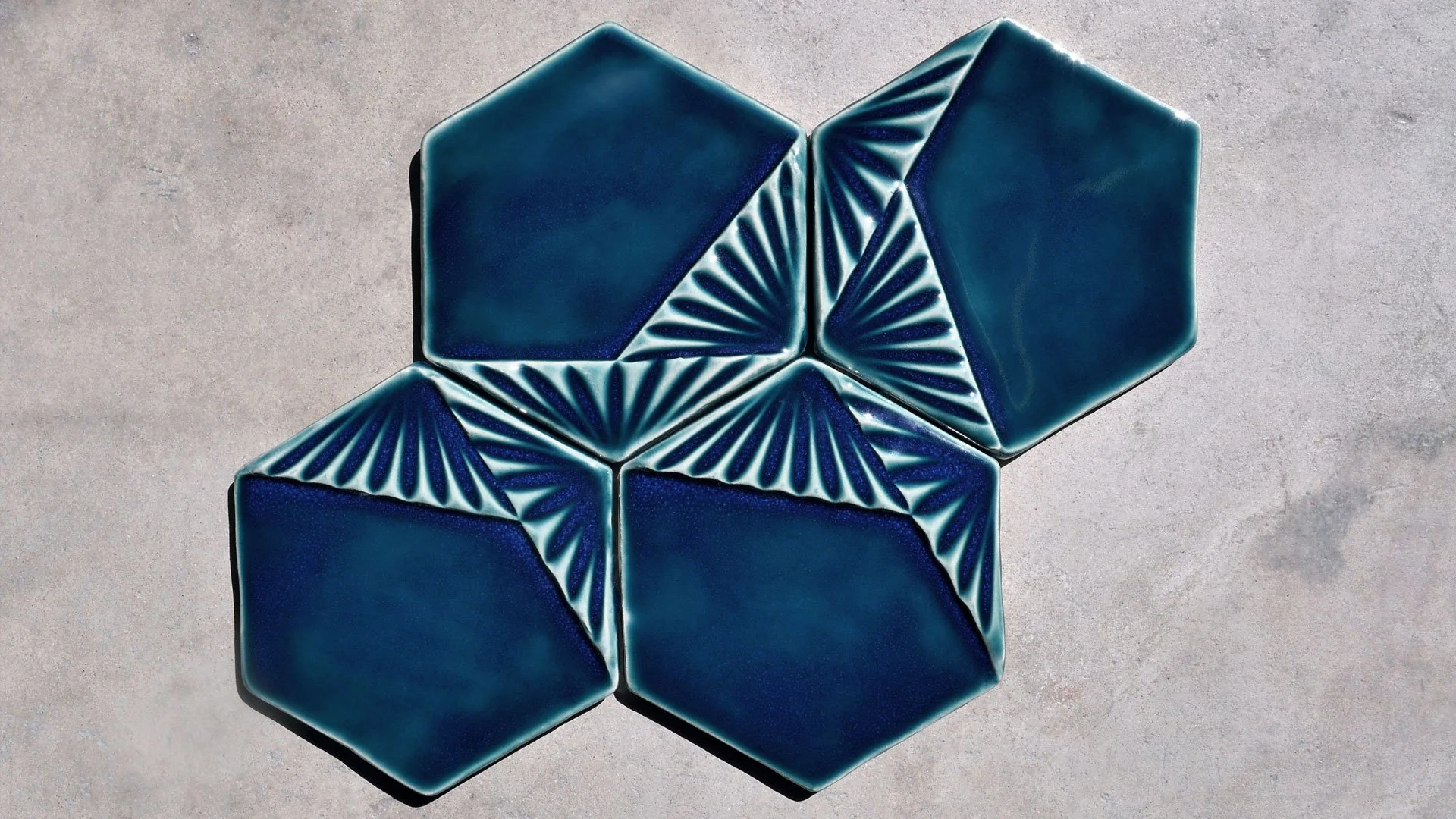 design: UCHIWA | glaze: LAGOON
