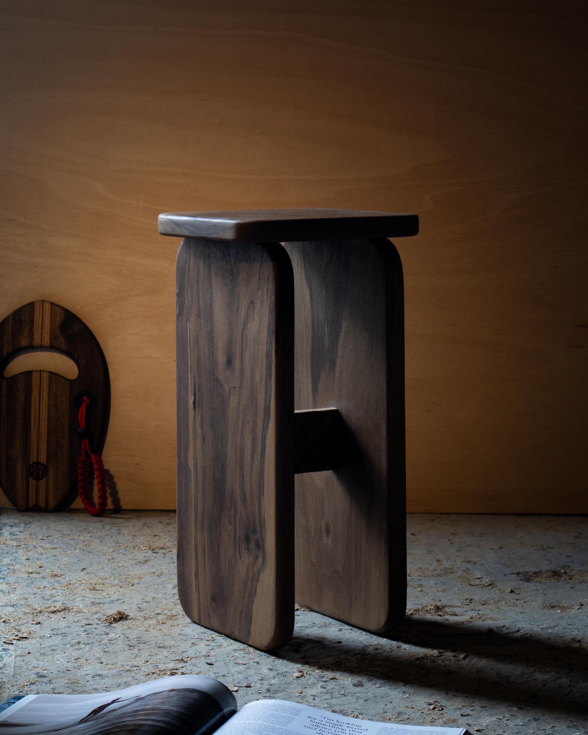 Scallop Stool