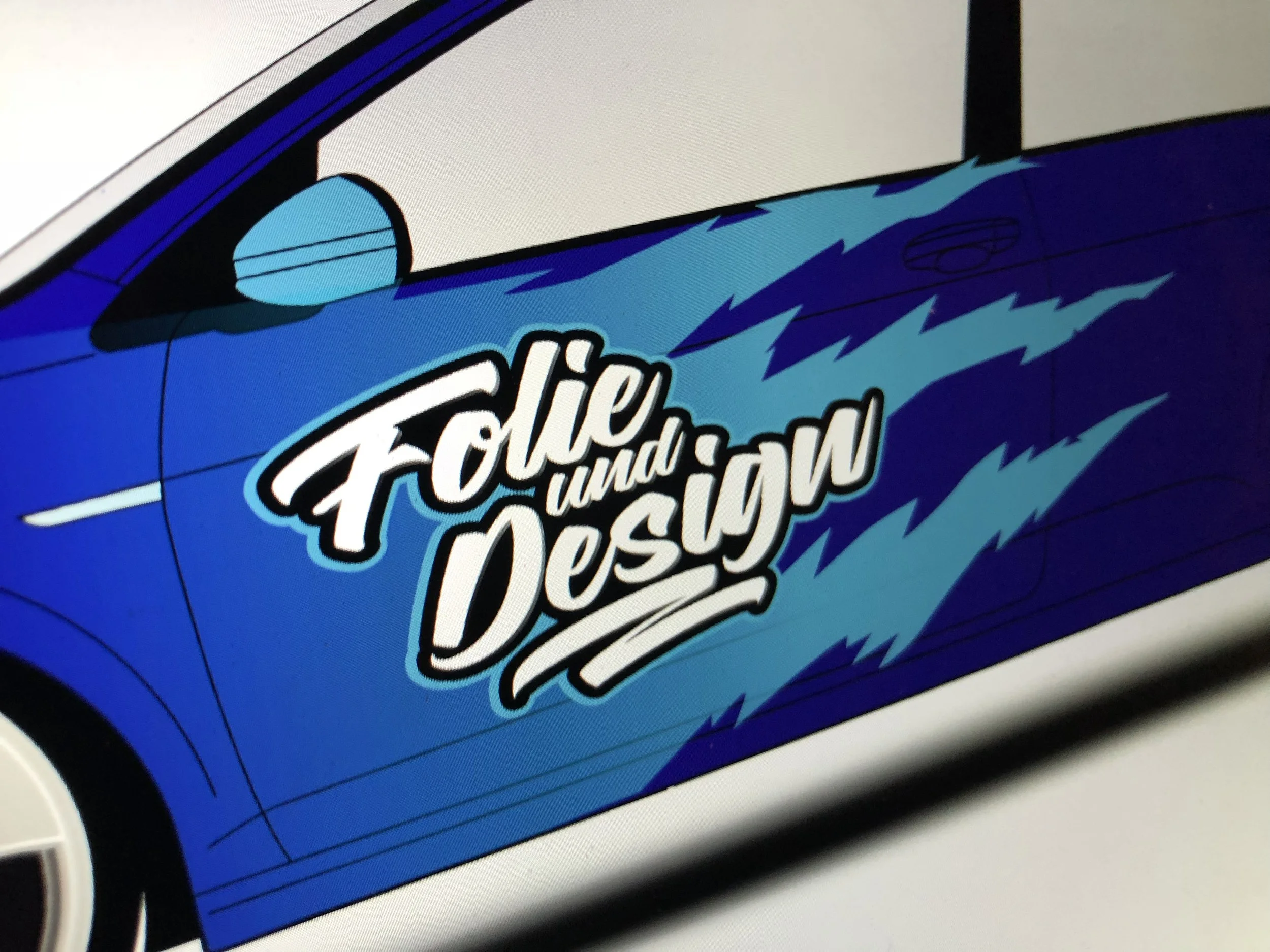Detailansicht der Designentwicklung für Fahrzeugbeschriftung