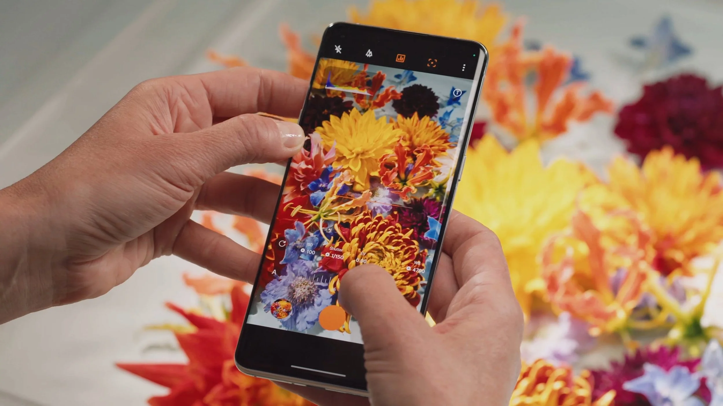 Andrea Zvadova uses the Find X5 PRO