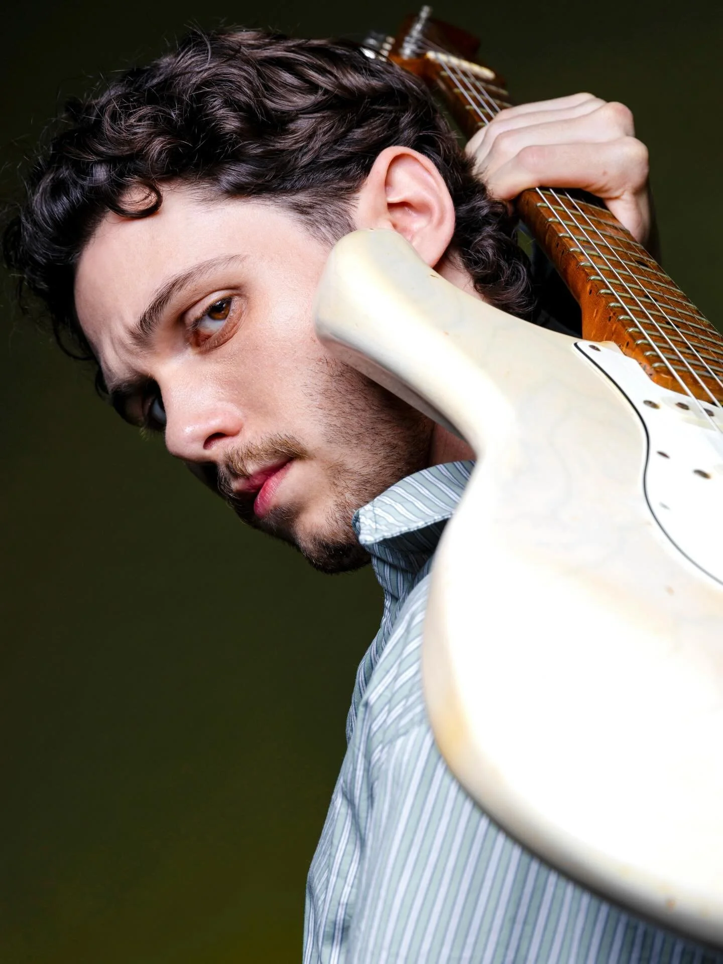 @riffstix and his guitar 🎸

Photographer: @berendvandenbrand 
Location: @thephotostudioaustralia 

#modefotografie #creatievefotografie #studiofotografie
