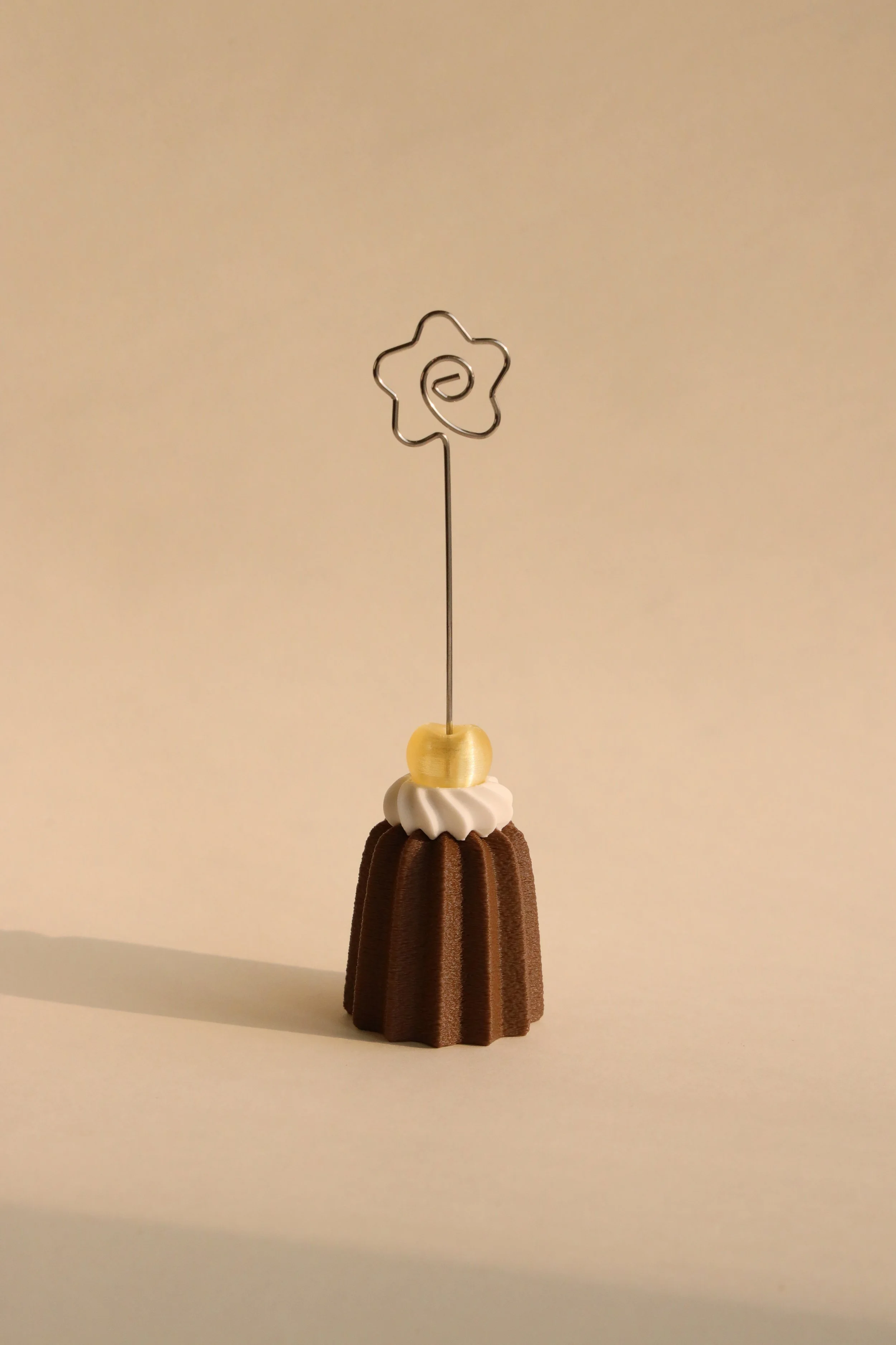 NoteHolder_Canele_Cream_Cherry_Golden_02.jpg