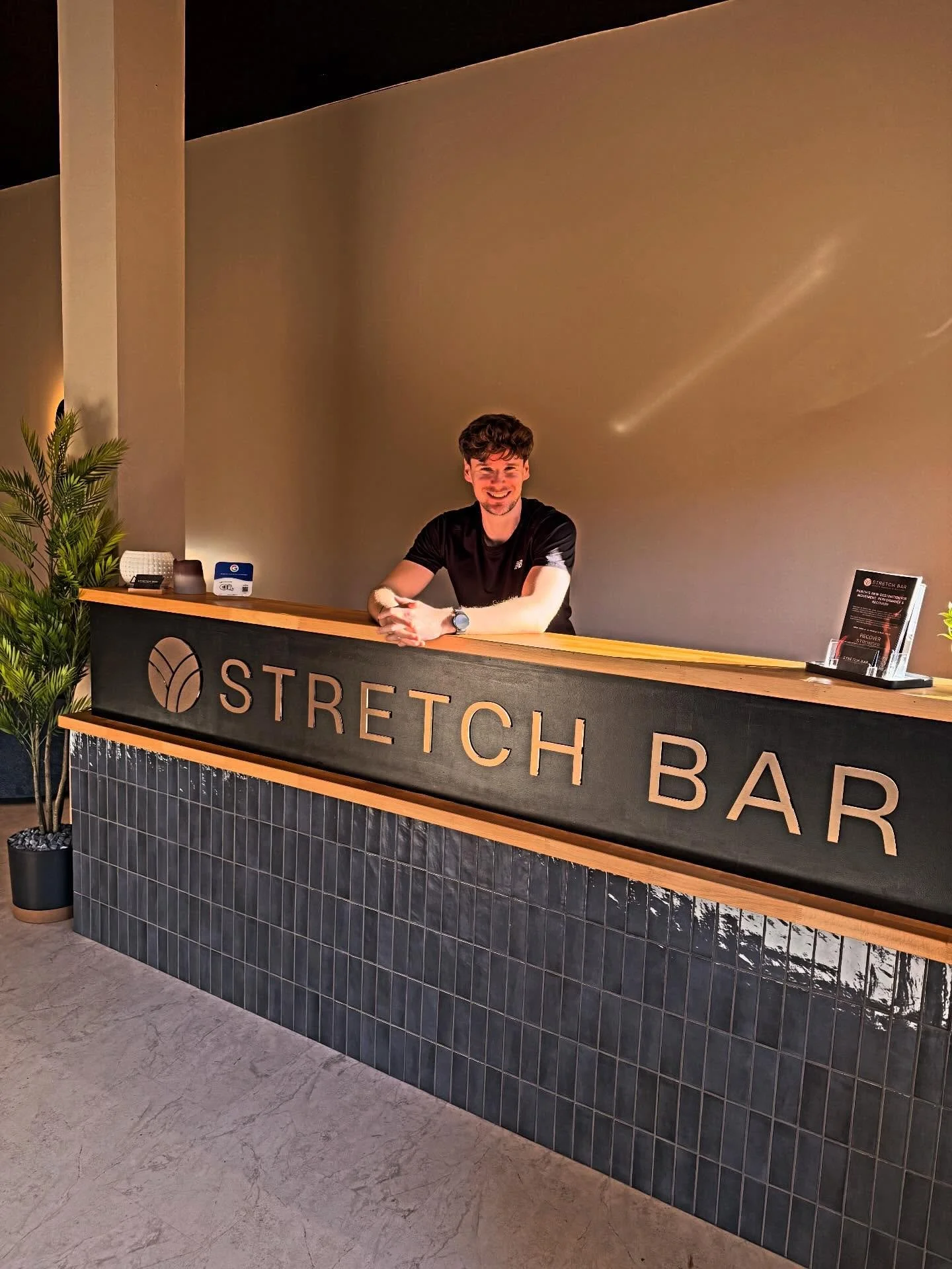 Never been to Stretch Bar before?

Here's what you can expect 👇

✔️ A friendly chat about what's been bothering you
✔️ A treatment tailored to your body and your goals
✔️ Advice to help you keep feeling your best after you leave

No rushed appointme