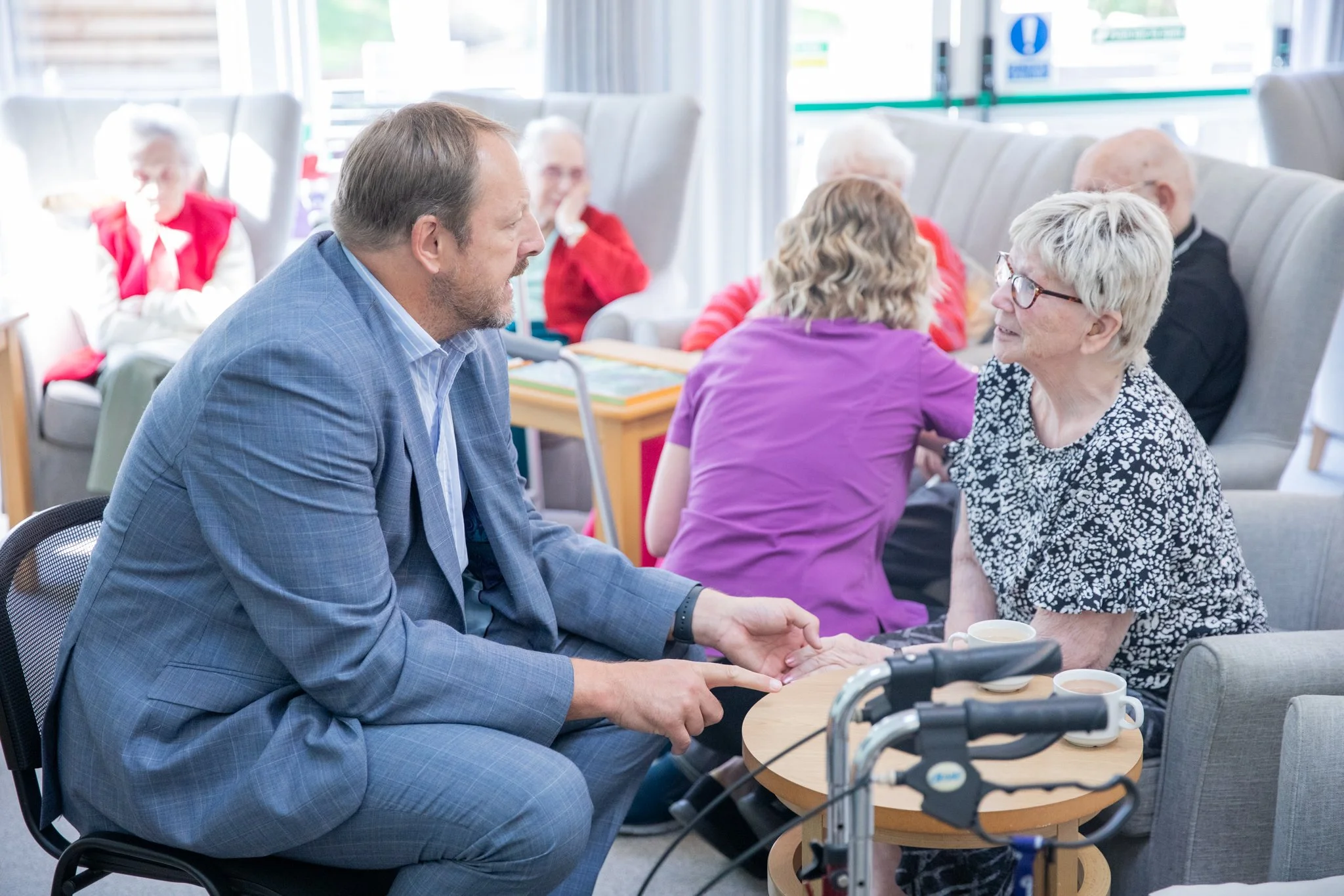 Toby Perkins MP visits Local Care Home