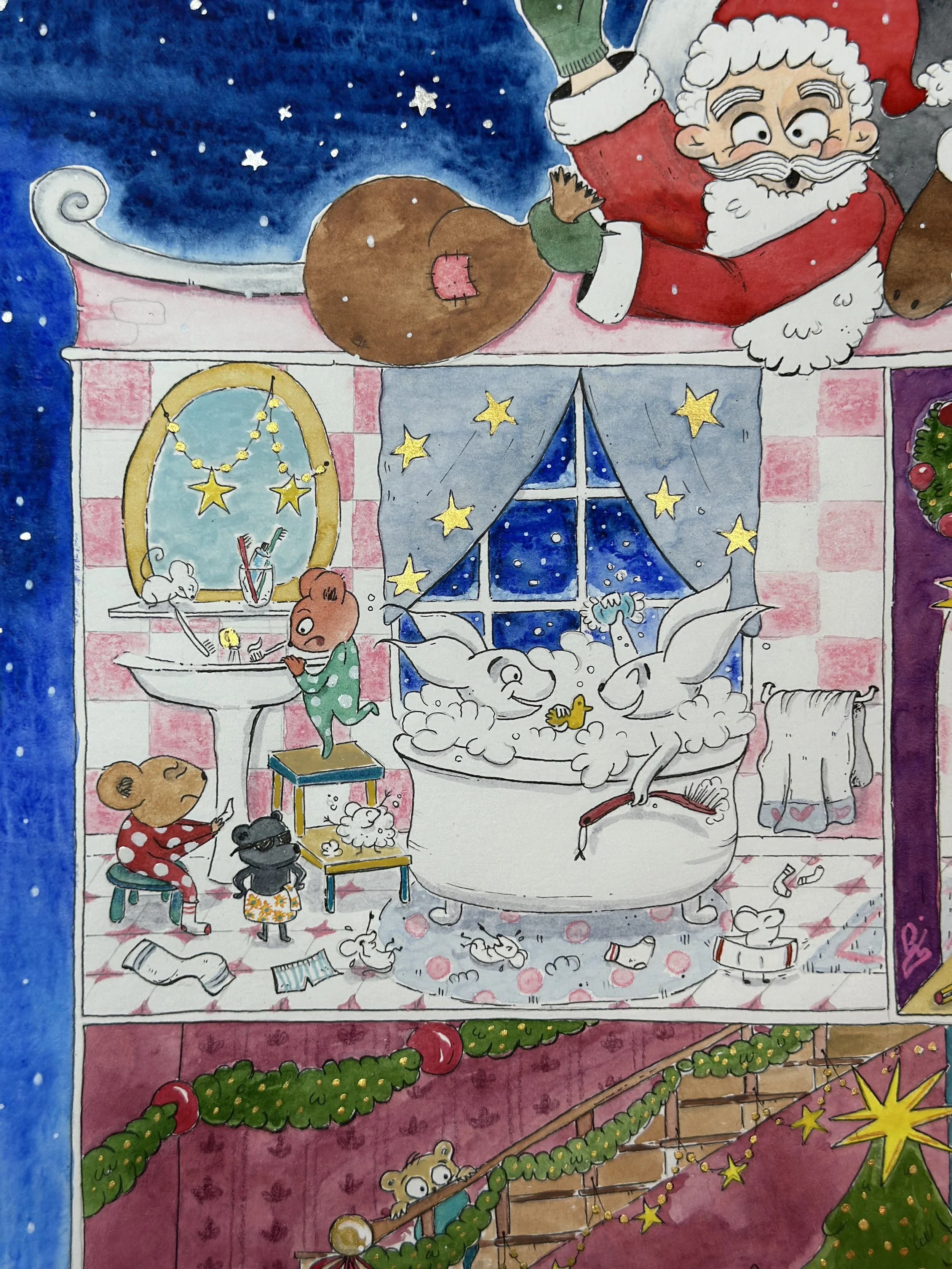 Ilustración navideña con Santa Claus en una chimenea, adornos con estrellas y luces, juguetes y regalos, y pequeños personajes como ratones, perros, gatos y osos decorando la casa en un ambiente festivo y alegre.