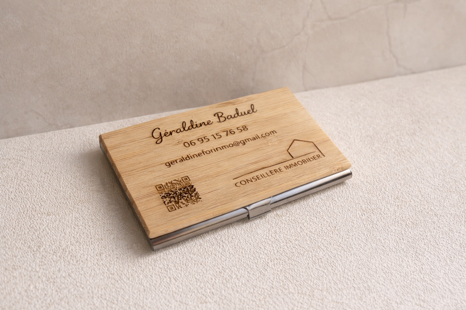 Porte-cartes de visite personnalisé en bois