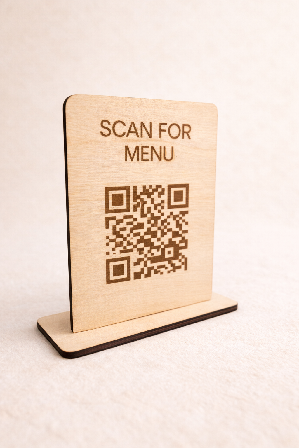 Plaque QR code en bois personnalisée