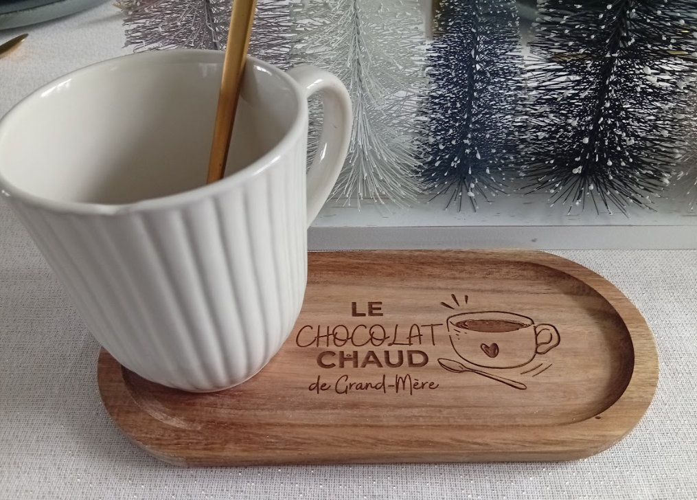 Plateau Petit Déjeuner Personnalisé en Bois