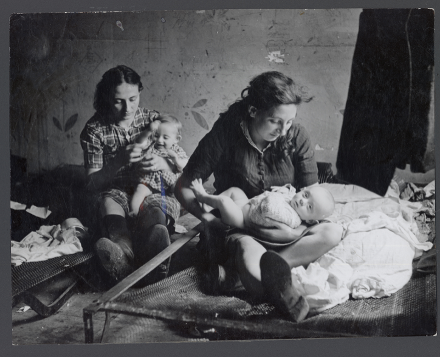 Writing retreat: Sarah Cramsey finishing the book manuscript "Caring through Catastrophe: Jewish Children and their Caretakers during the Holocaust"