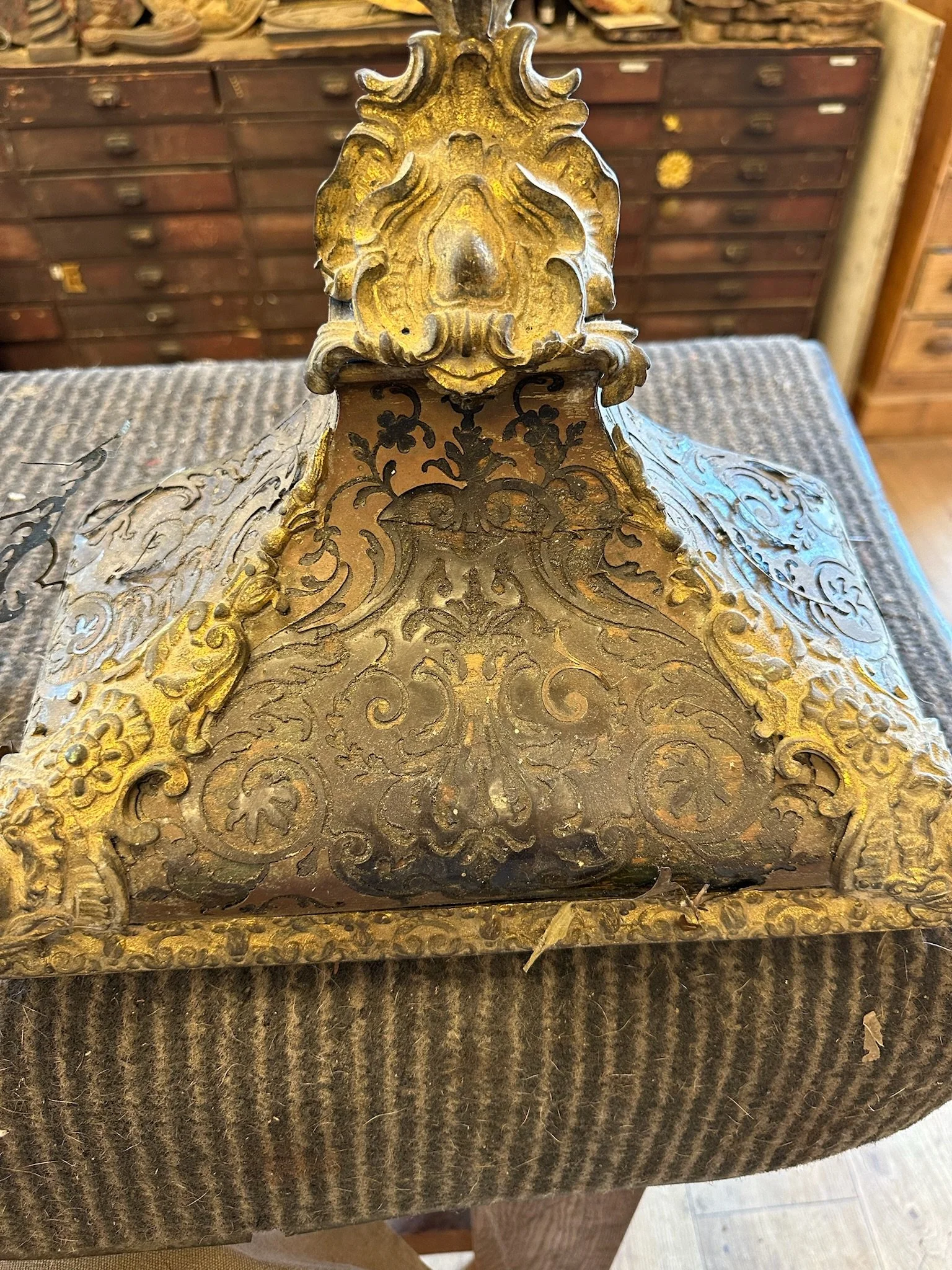 Cartel d'époque Louis XIV en marqueterie d'écaille brune et laiton_06.jpeg