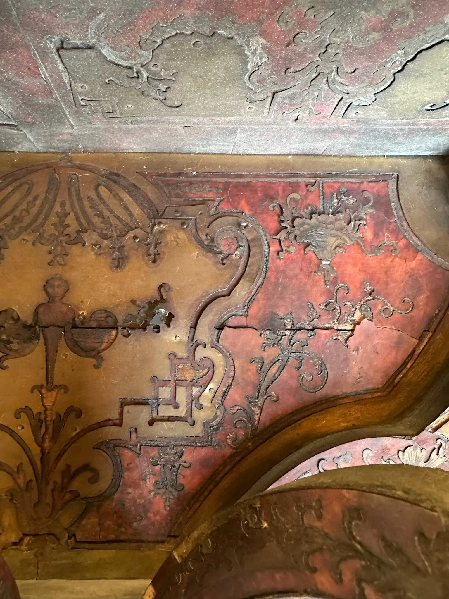 Atelier marie-helene-poisson-ebeniste-boulle Restauration  Socle du Palais du Parlement de Grenoble_02.jpeg
