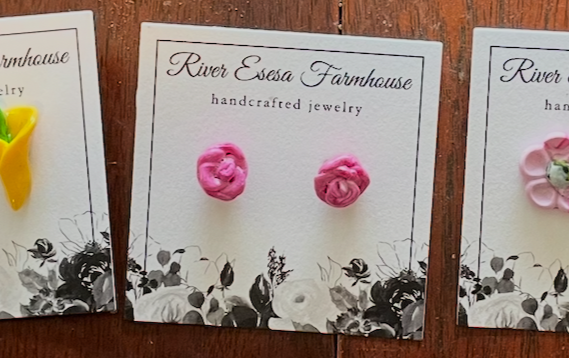 Nature-Inspired Pressed Flower & Handcrafted Clay Flower Earrings — Made on the Farm