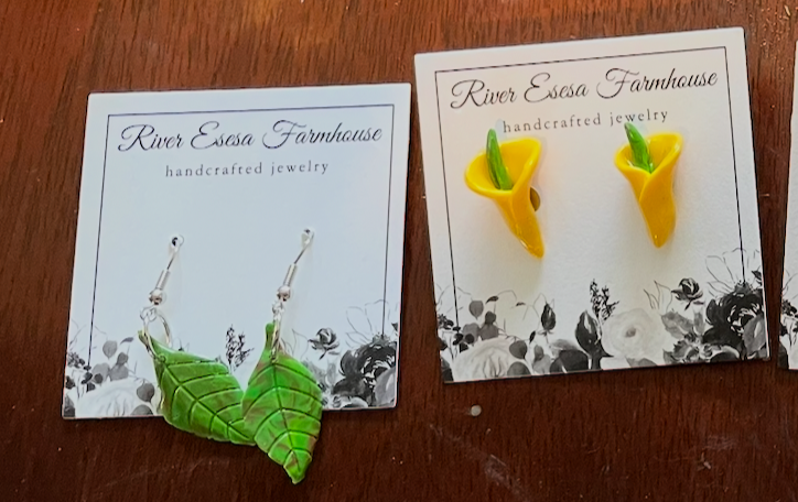Nature-Inspired Pressed Flower & Handcrafted Clay Flower Earrings — Made on the Farm