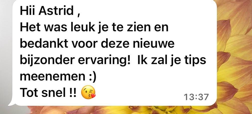 Screenshot van een WhatsApp-bericht waarin iemand bedankt voor de ervaring en belooft tips te geven, met een kusemoji en de tijd 13:37.
