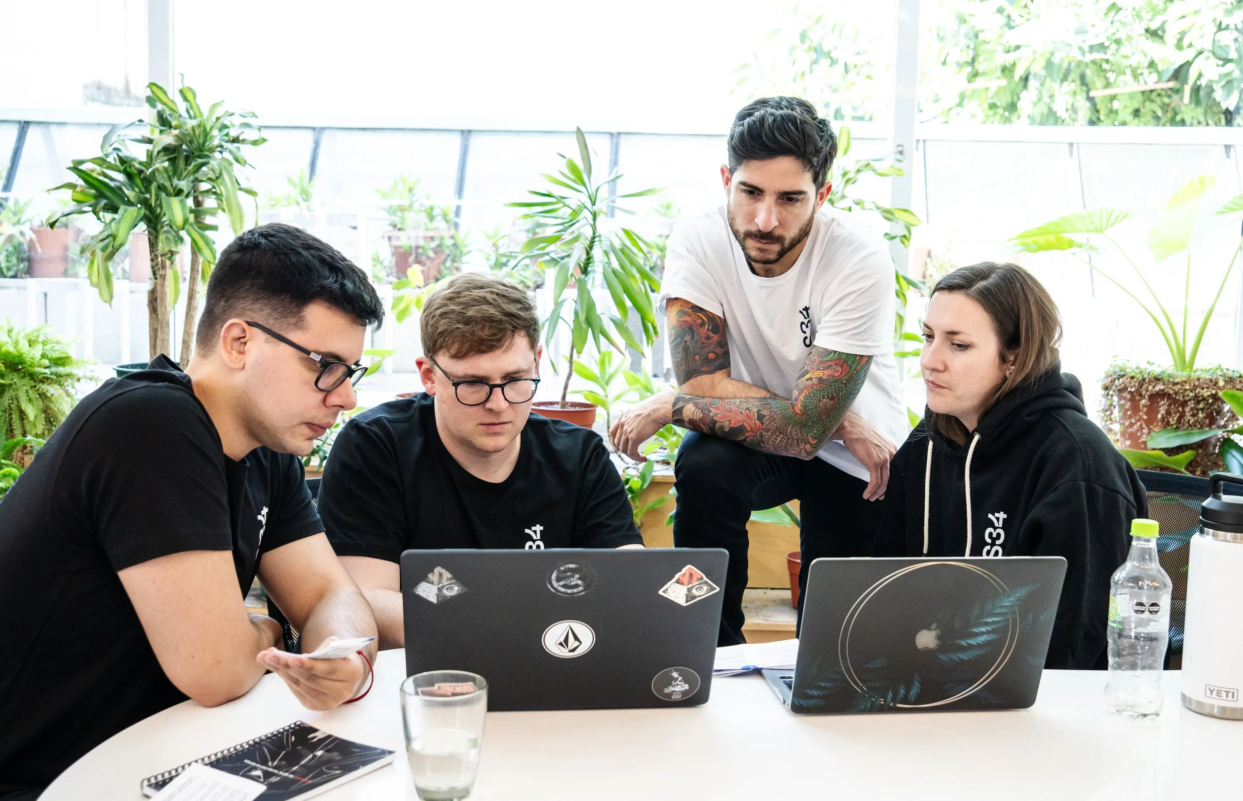 A relaxed team moment with Mariano Cicciarelli during a workshop