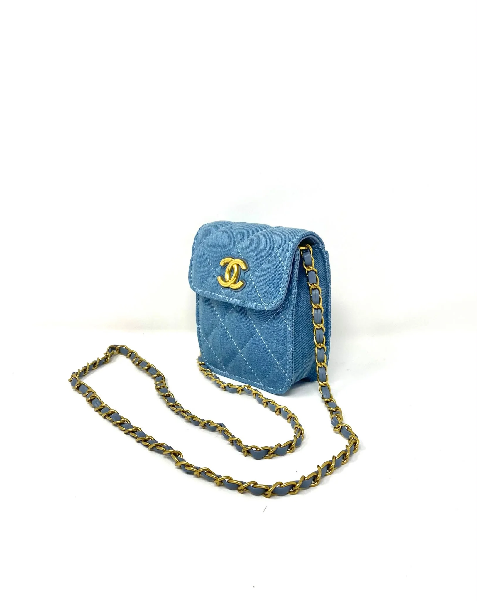 CHANEL Beauty Blue Denim Makeup Bag with Gold-toned Chain (VIP Gift with Box) Made in Italy