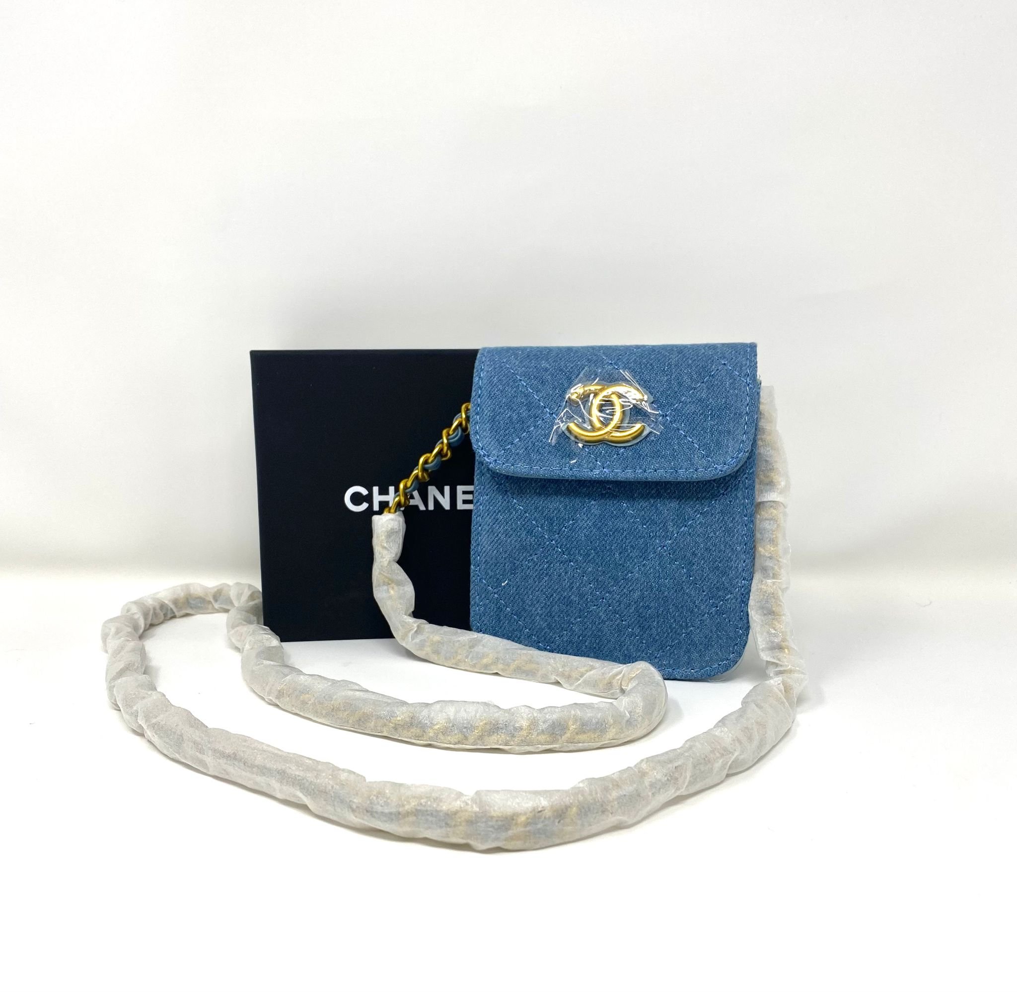 CHANEL Beauty Blue Denim Makeup Bag with Gold-toned Chain (VIP Gift with Box) Made in Italy