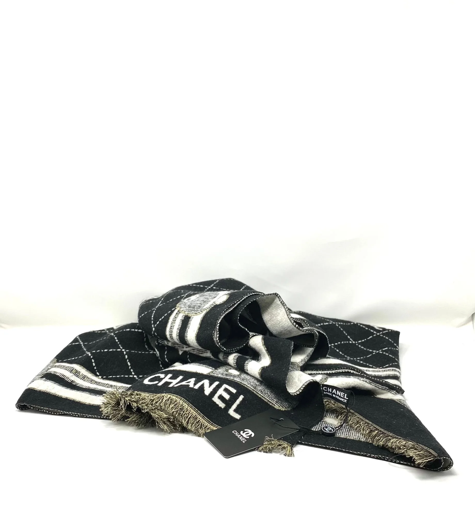 Large CHANEL Beauty Black & Ivory Cashmere Silk Scarf Made in France – Eiffel Tower_CC Logo, New with Tag_Box (VIP Gift)