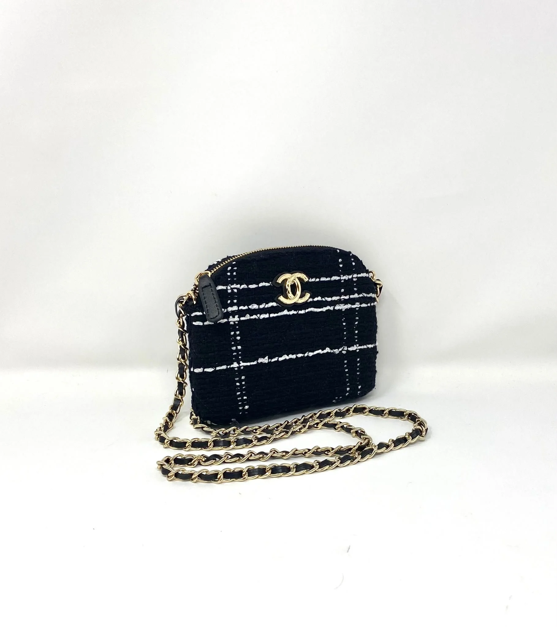 CHANEL Beauty Tweed Mini Makeup Bag – Black & White, (VIP Gift, New in Box with Dust bag), Made in Italy