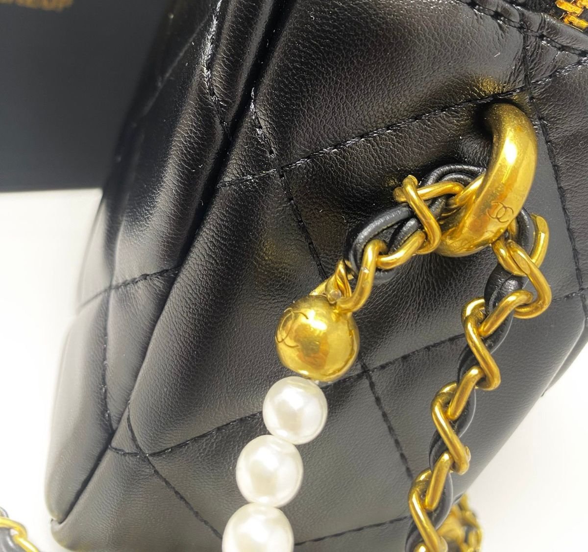 CHANEL Beauty CC Black Matelassé Quilted Makeup Bag on Chain (VIP Gift) With Logo Box, Mini Crossbody, Phone Pouch, Made in Italy