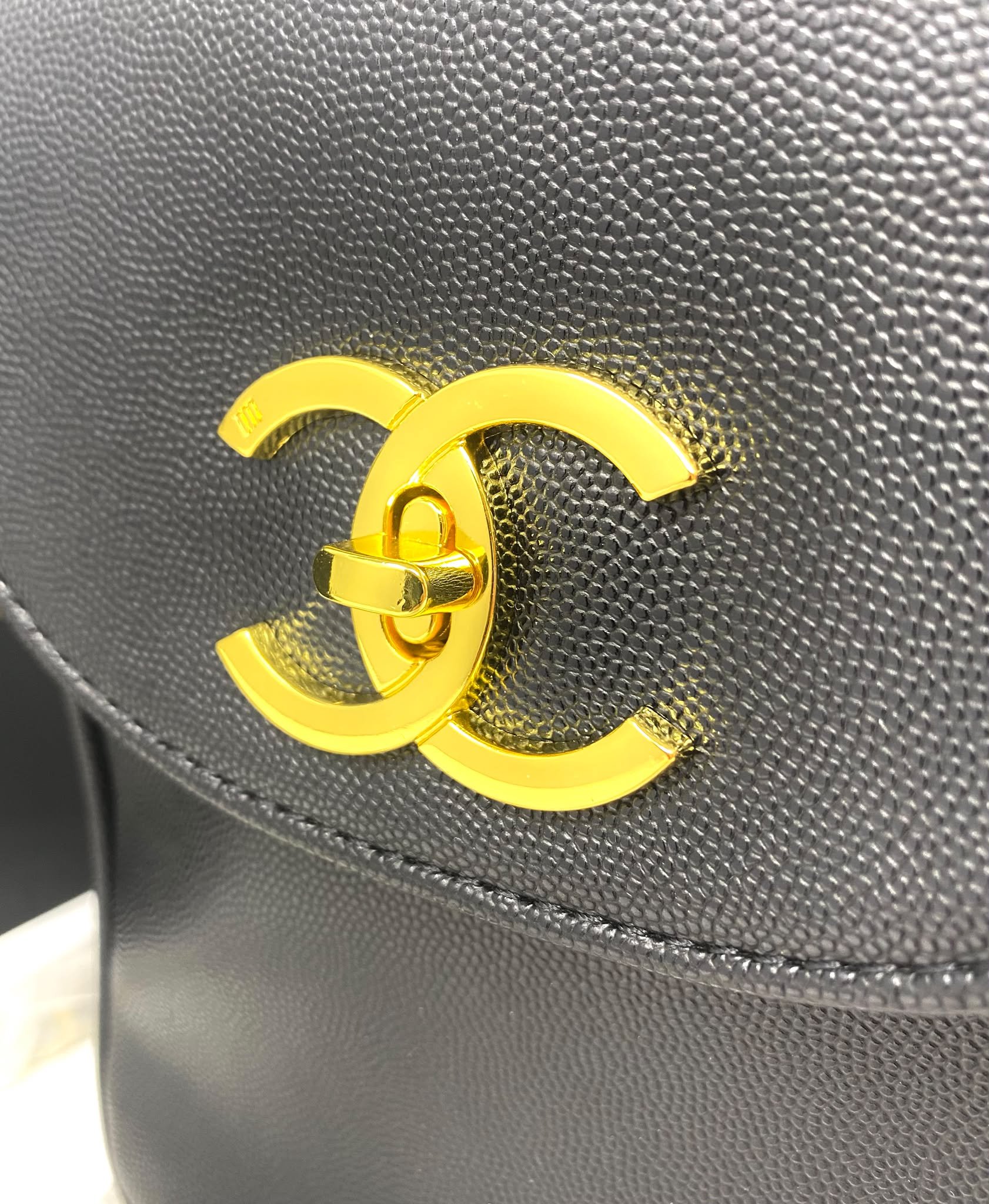CHANEL Beauty Black Crossbody Vanity Bag with Gold CC Logo (VIP Gift with Box)