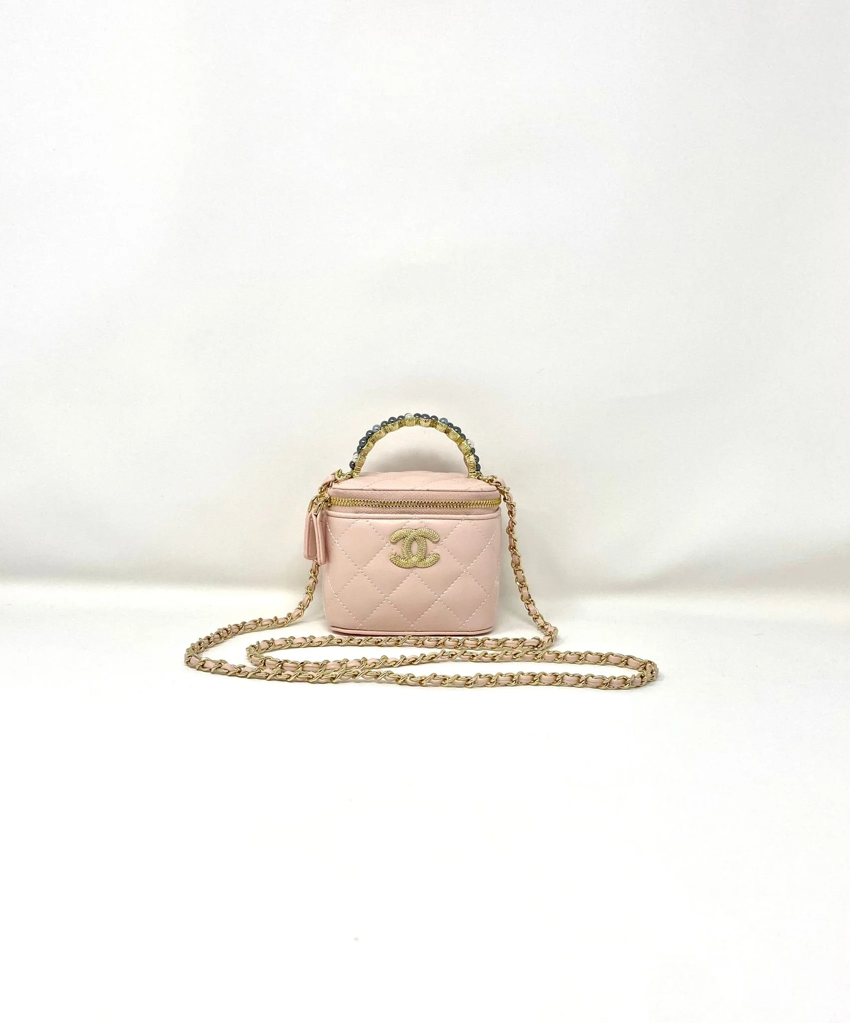 CHANEL Beauty Pink Quilted Makeup Bag with Mirror on Chain (VIP Gift) Made in Italy