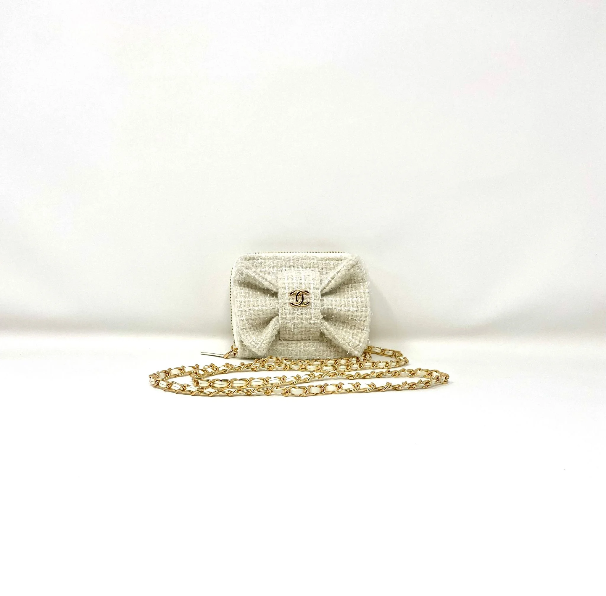 CHANEL Beauty White Tweed Mini Makeup Bag with Chain– VIP Gift with Box, Made in Italy