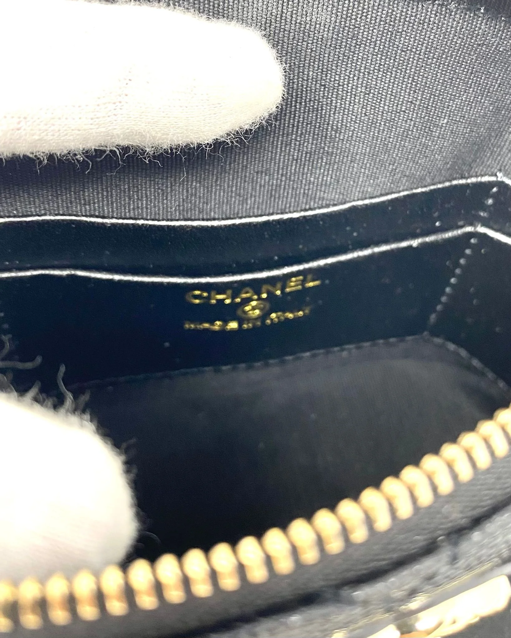 CHANEL Beauty Black Matelasse Quilted Caviar Makeup Bag on Chain (VIP Gift/Box) Made in Italy