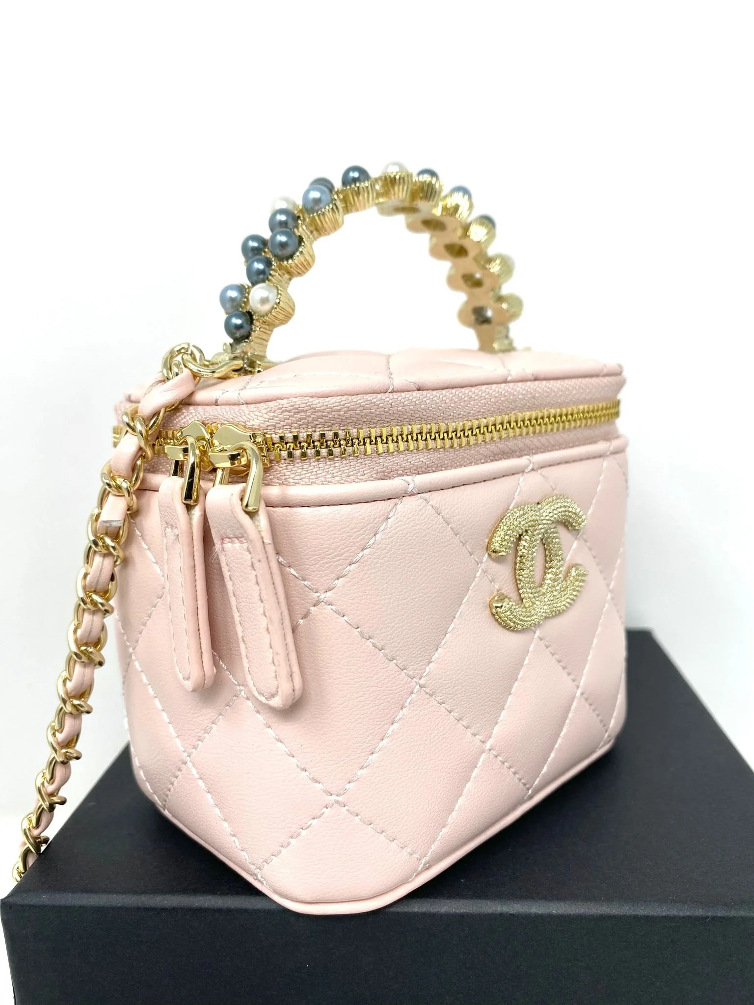 CHANEL Beauty Pink Quilted Makeup Bag with Mirror on Chain (VIP Gift) Made in Italy