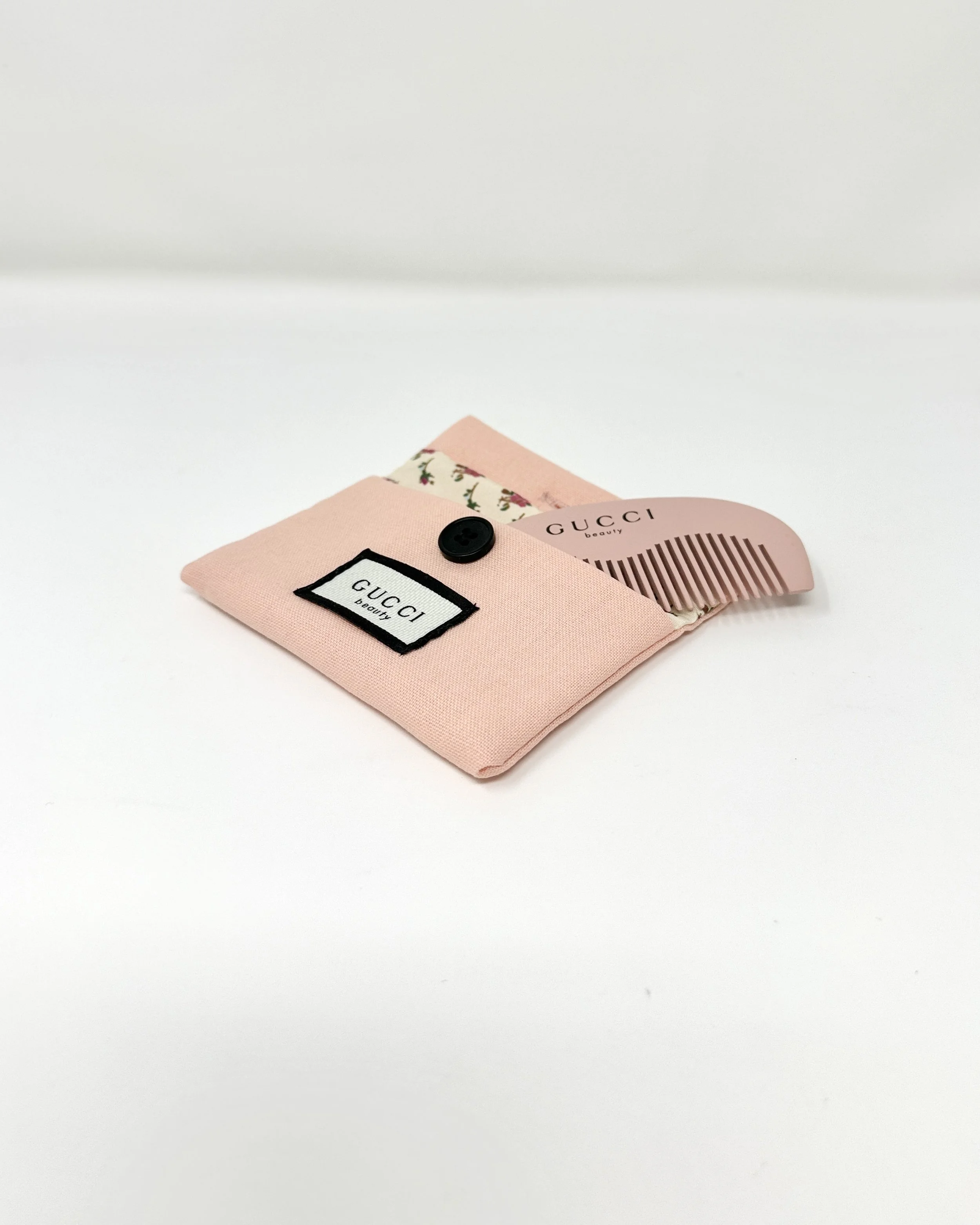 GUCCI Beauty Small Pink Wooden Comb & Logo Fabric Floral Pouch (VIP Gift)