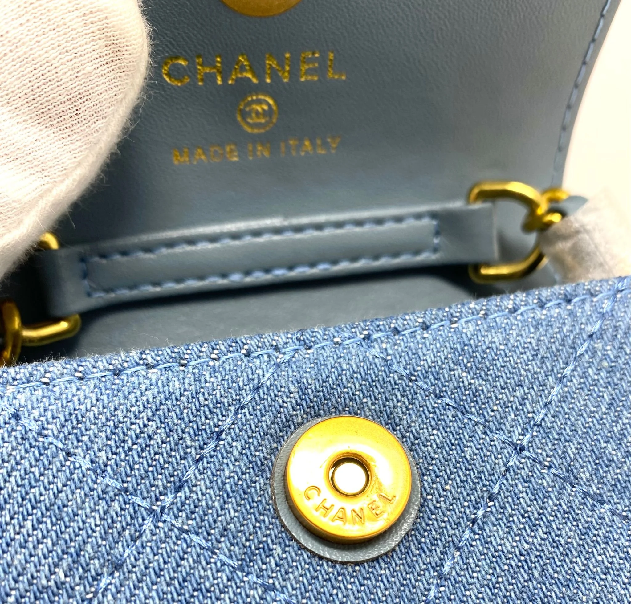 CHANEL Beauty Blue Denim Makeup Bag with Gold-toned Chain (VIP Gift with Box) Made in Italy