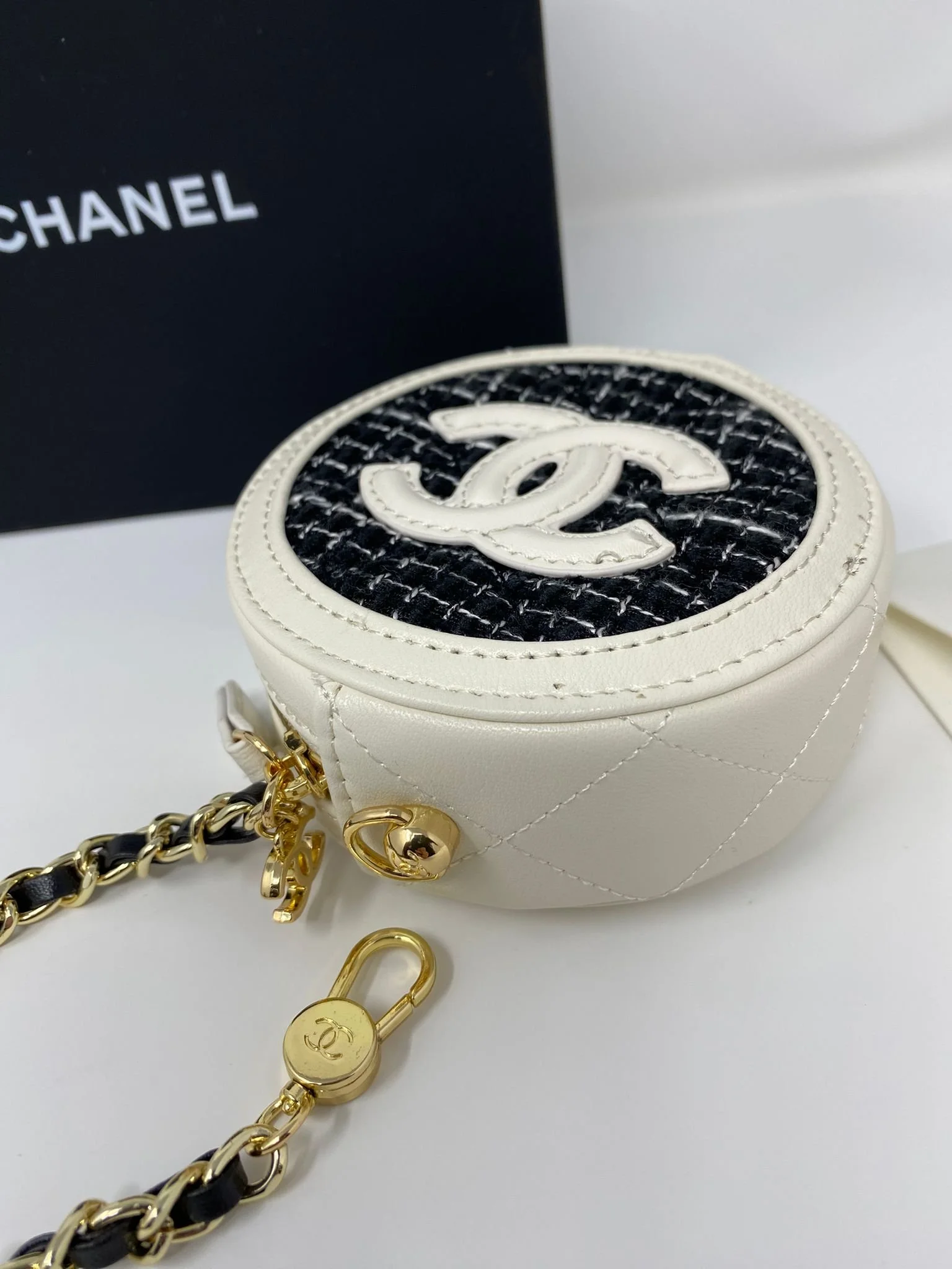 CHANEL Leather & Tweed CC Makeup Bag Vanity Chain (Rare VIP Gift) Mini Cosmetic Bag, with Logo Pouch & Box - Made in Italy