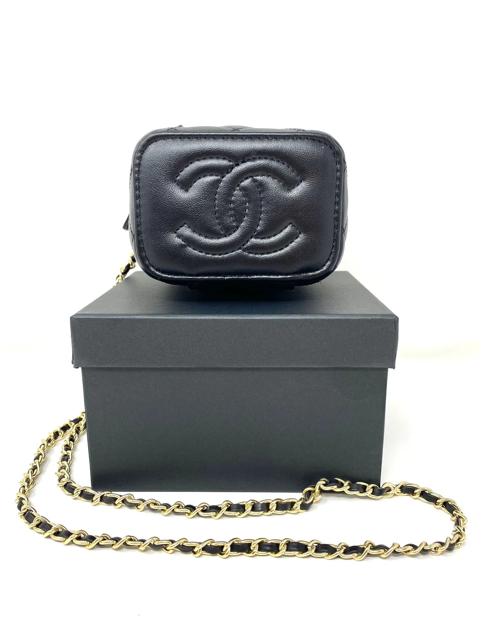 CHANEL Beauty Black Quilted Makeup Bag with Mirror on Chain (VIP Gift) Made in Italy